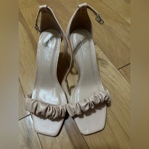 Women heels size 7.5